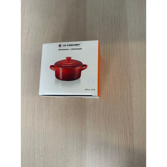 Le Creuset Mini Round Cocotte in White - NEW - Picture 3 of 10